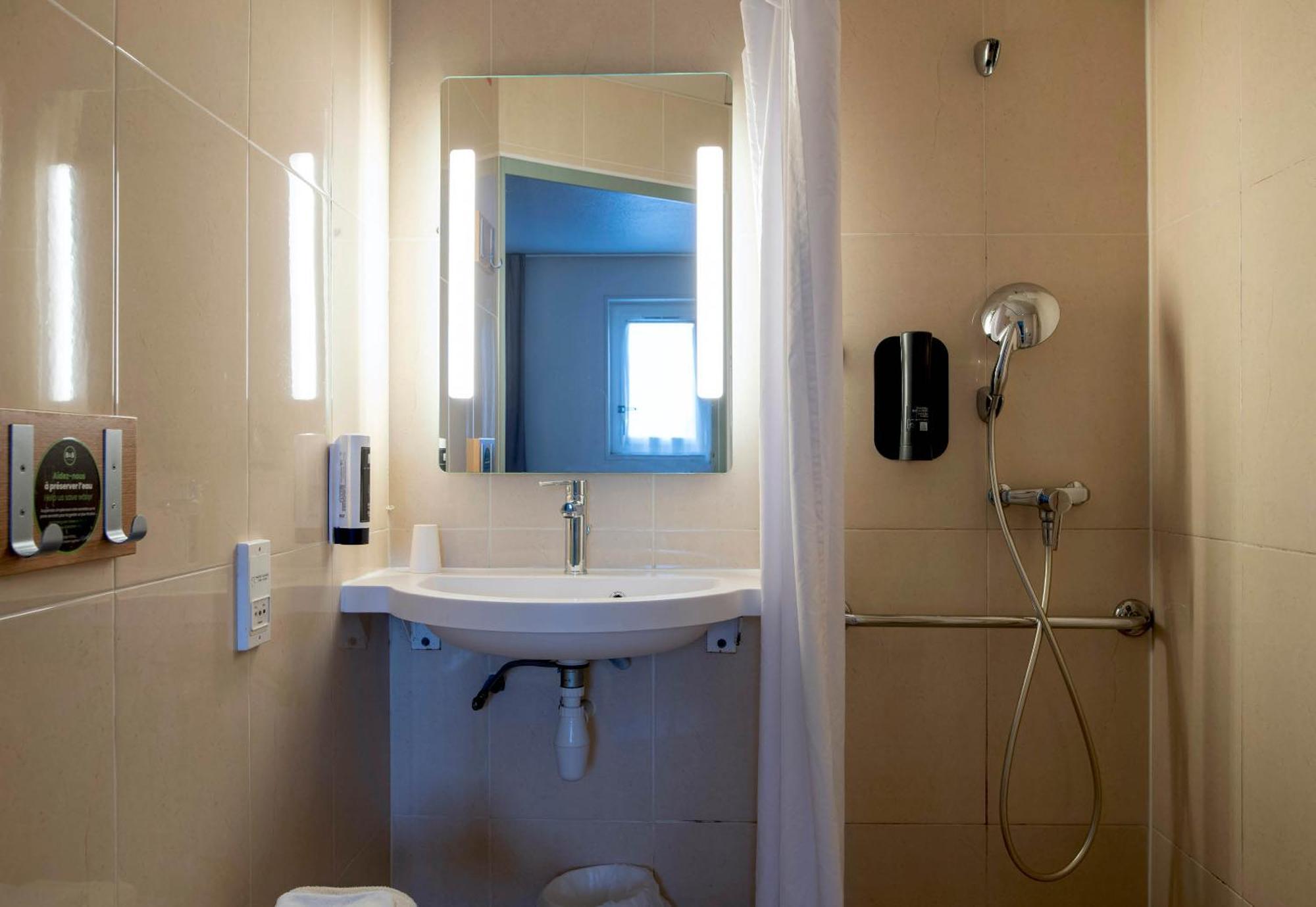 B&B Hotel Avignon 2 르퐁테 외부 사진